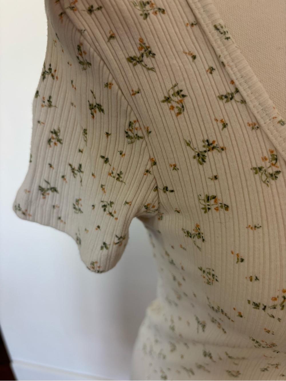 Floral Cream Ribbed Button-Front Crop Top - Picture 5 of 6